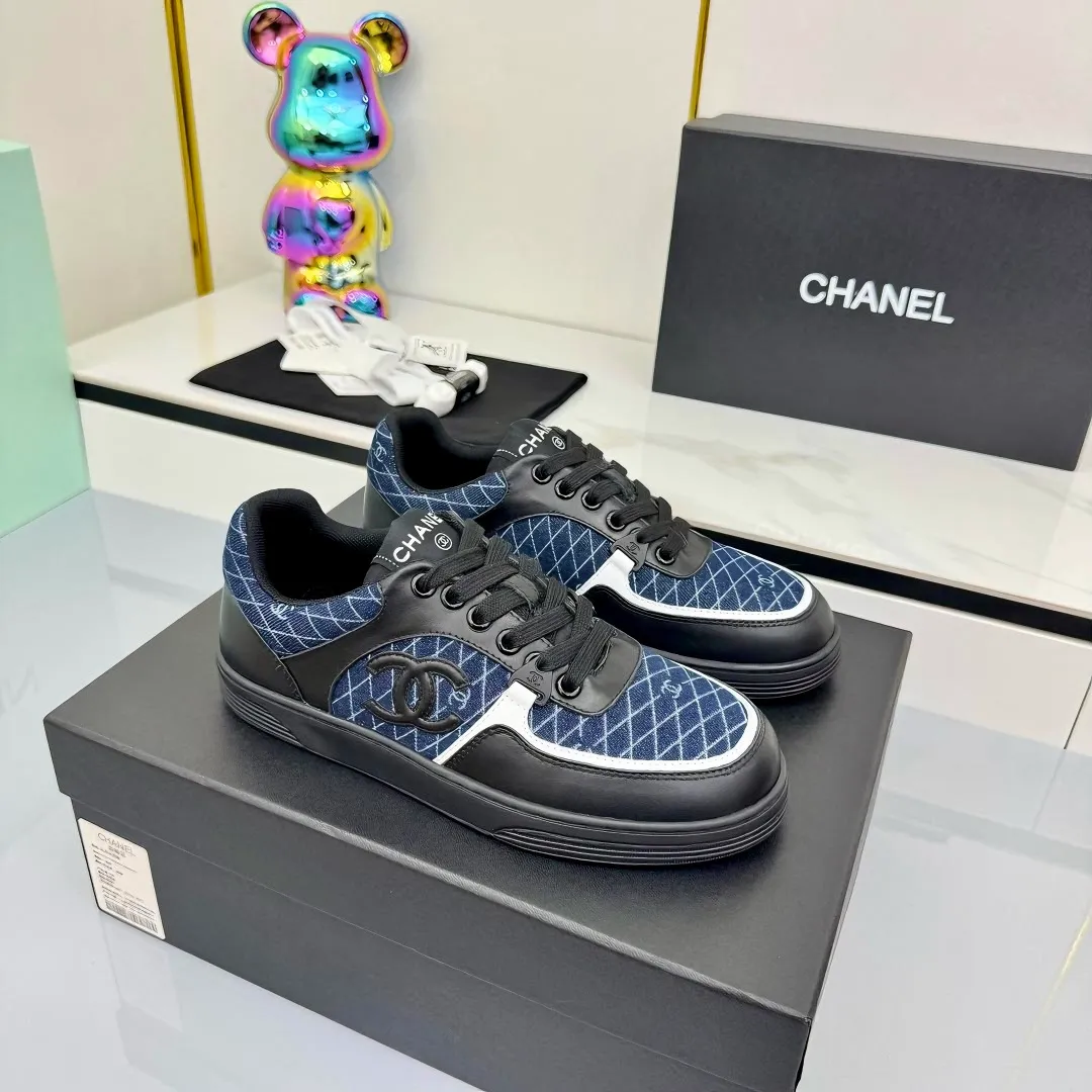 👟👟Ex-factory price 620👟👟High quality! ! ! CHANEL Chanel 25A latest thick-soled casual sports shoes. The counter is synchronized. The counter is very popular. It is a shoe that is very difficult to buy. The most popular thick-soled casual shoes on the Internet. As you can imagine, the most popular thick-soled casual shoes can not be missed. It has both good looks and comfort. Simple and versatile. The thick sole increases the height and is super versatile. Whoever wears it will look better. Upper: cowhide stitching. Lining: breathable mesh. Outsole: TPU original outsole. Size: 35-41 👉